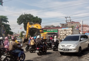 Jalan Kampung Bali Diperbaiki DPUPR Provinsi Terapkan Sistem Buka Tutup 