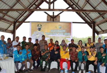 Kapolres Batu Bara AKBP Jose DC Fernandes menjalin silaturahmi dengan tokoh masyarakat (Foto/Zfn)