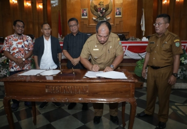 7 Fraksi DPRD Kabupaten Asahan menyetujui Perubahan APBD Kabupaten Asahan Tahun 2022 pada Rapat Paripurna DPRD Kabupaten Asahan dalam acara penyampaian Pendapat Akhir Fraksi DPRD Kabupaten Asahan Terhadap Ranperda Tentang Perubahan APBD Kabupaten