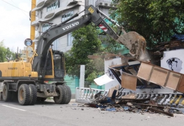 Pemko Medan Kembali Bongkar Bangunan Di Atas Fasilitas Umum