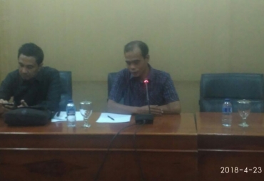 Waka II Teuku Zulkarnain didampingi Kuswito selaku Anggota Komisi III Menerima Perwakilan Wali Murid
