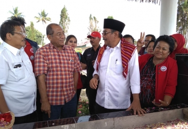 Calon Gubernur Sumatera Utara Djarot Saiful Hyadat Kunjungi Makam Pahlawan Nasional KIRAS BANGUN
