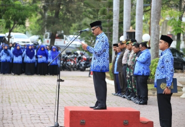 Bupati Aceh Utara H. Muhammad Thaib Menyampaikan Pidatonya Pada Acara Hari Otda