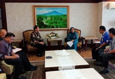 Bupati Karo temui Wakil Ketua DPD RI, terkait Dampak erupsi Gunung.Sinabung