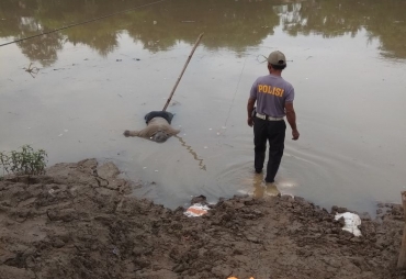 Seperti inilah saat mayat ditemukan warga mengambang di sungai citarum tepatnya di dusun batujaya