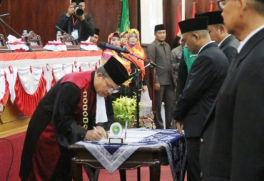 Pengambilan Sumpah Jabatan Anggota DPRD Kota Bengkulu