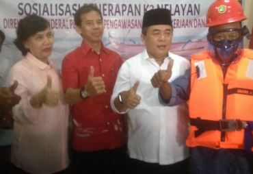 Anggota DPR RI Foto bersama setelah Meresmikan Kampung KB