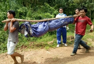 Korban berinisial YH Saat di bawah ke rsud kabupaten pali oleh jajaran polsek talang ubi