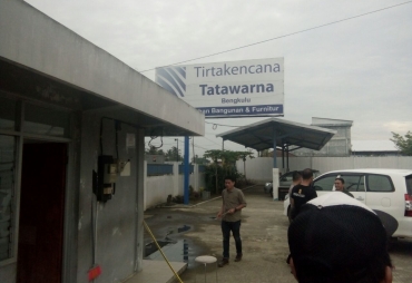 Tampak Polisi Sedangan Melakukan Pengamanan Dilokasi Kejadian 