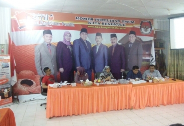 KPU Kota Bengkulu Mengelar Pertemuan dengan Tim Paslon dan awak Media