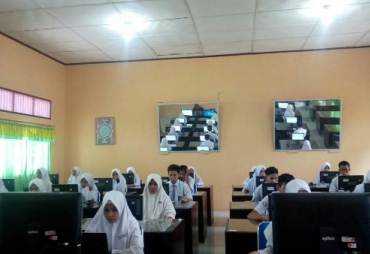 Tampak Murid SMA melaksanakan UNBK 2018