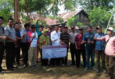 Tampak Kades dan warga antusias realisasi kan DD