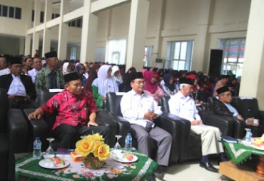 Ketua MUI Pusat KH. Dr. Sodikun, M.Si, Rektor IAIN Curup Dr. Rahmat Hidayat, M.Pd dan Ketua MUI Provinsi Bengkulu Prof. Dr. Rohimin