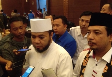 Helmi Hasan Didampingi Dedy Wahyudi Saat Sesi Wawancara