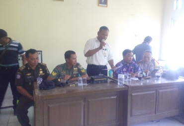 Panitia Menyampaikan Arahan