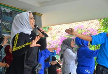 Bupati Karawang Ikut Memeriahkan Senam Sehat Bersama Perwosi