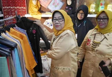 Kerajinan Sulam Tangan Ulat Tampil di Inacraft