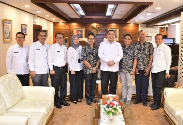 Menteri Desa, Pembangunan Daerah Tertinggal, dan Transmigrasi Eko Putro Sandjojo saat menerima kunjungan tiga kepala desa yang sudah mengikuti ASEAN Plus Three Village Leaders Exchange Program pada tanggal 5-11 Mei di Yunnan Cina