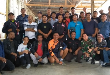 Komandan Batalion 125/Simbisa Rangkul Wartawan dan LSM