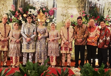 Bupati Karo Hadiri Pernikahan Putri Kejatisu