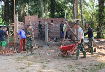 Pembangunan Tempat Wudhu dan WC Masjid Babul Jannah Dikebut Satgas TMMD