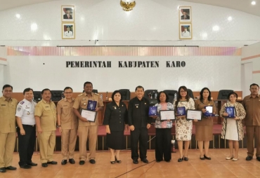  foto bersama para peserta  penerima penghargaan wajib pajak terbaik tahun 2019(TO/ist)
