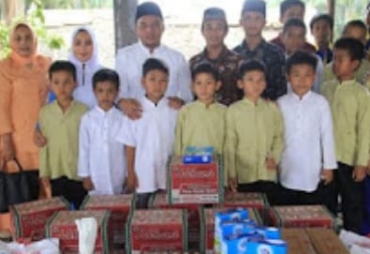 Bupati Santuni Santuni Anak Panti Asuhan