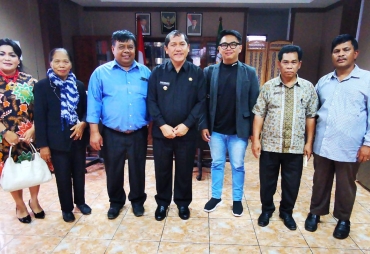 Bupati Karo Terkelin Brahmana menerima audensi Panitia pentahbisan gereja GPDI Karmel Simpang Raya