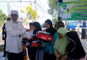 Baznas Salurkan Bantuan Untuk Siswa Kurang Mampu