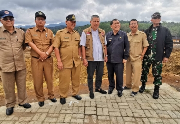 Direktur RR BNPB Didampingi Bupati Karo Sisir 170 Unit Rumah Siap Huni di Siosar 