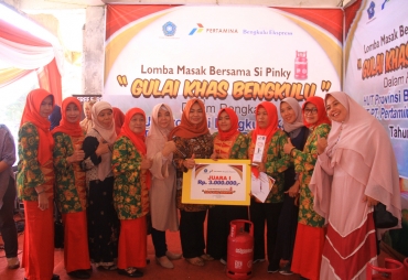 Dharma Wanita Dinas TPHP Juarai Masak Gulai Ikan Khas Bengkulu