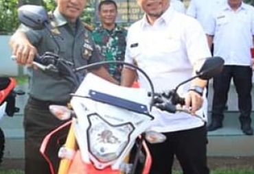 Bupati Labuhanbatu Serahkan 10 Unit CRF ke Kodim 0209/LB