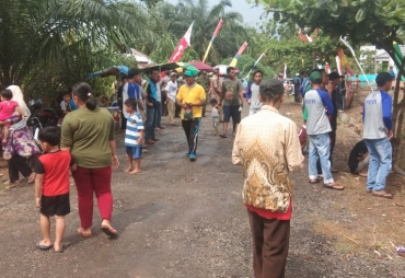 Hadiri HUT Karang Taruna Gubernur Rohidin Disambut Antusias Masyarakat Desa Pagar Agung