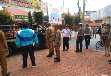 Personel Satpol PP Tertibkan PKL
