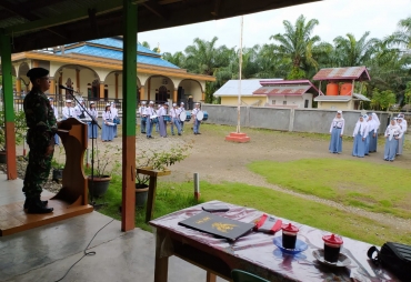 Serda JL Tobing Jadi Irup Pengibaran Bendera SMK LPMD
