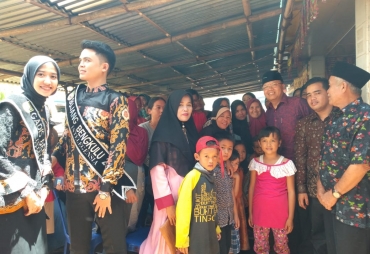 Pernikahan Kades Lubuk Balam Gubernur Rohidin Berbaur dengan Masyarakat