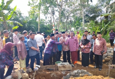 Gubernur Rohidin Berbaur Dalam Keberagaman Masyarakat Desa Sumber Agung