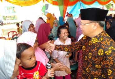 Kunjungi Desa Lokasi Baru Gubernur Rohidin Disambut Suka Cita Masyarakat