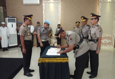 Kapolres Tapsel Pimpin Sertijab Kabag Ops dan Kabag Ren