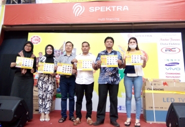Foto Bersama Branch Manager Fifgroup Bersama Rekanan