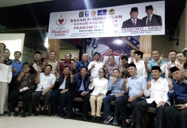 Sesi Foto Bersama Badan Pemenangan Prabowo-Sandi
