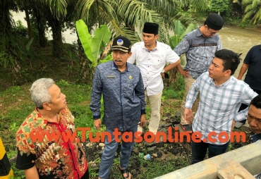 Tampak Ketua Komisi 3 dan Anggota DPRD Provinsi Bengkulu Serta Wabup BU dan Camat TAP