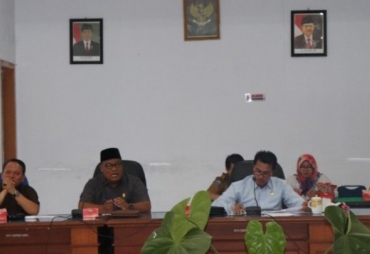Ketua DPRD, M Ali, Wakil Ketua II, Yurizal dalam hearing yang dipimpin ketua Komisi III DPRD Kabupaten Rejang Lebong Mahdi Husen, Senin (5/3/2018)