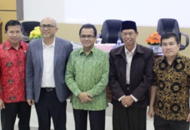 Usai Acara Rapat Kerja Melakukan Foto Bersama 