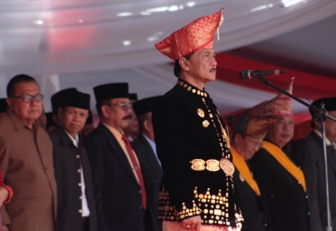 Bupati Ferry Pimpin Upacara Peringatan HUT Benteng
