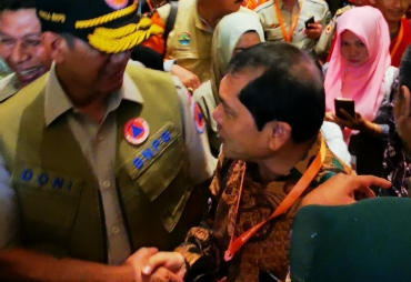 usai acara kepala BNPB letjen TNI Doni Monardo ditemani Bupati karo Terkelin Brahmana SH
