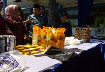 Asisten I Pemkot Bengkulu Fachriza Razie tampak meninjau Lokasi Bazar