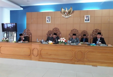 Ketua DPRD Bengkulu Utara memimpin rapat paripurna DPRD Bengkulu Utara