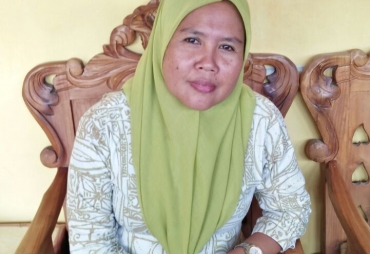 Kepala UPT SDN 014 Tinimpong,Desa Buntu Torpedo Kecamatan Sabbang Kabupaten Luwu Utara,Sulsel, Damrah S.Pd
